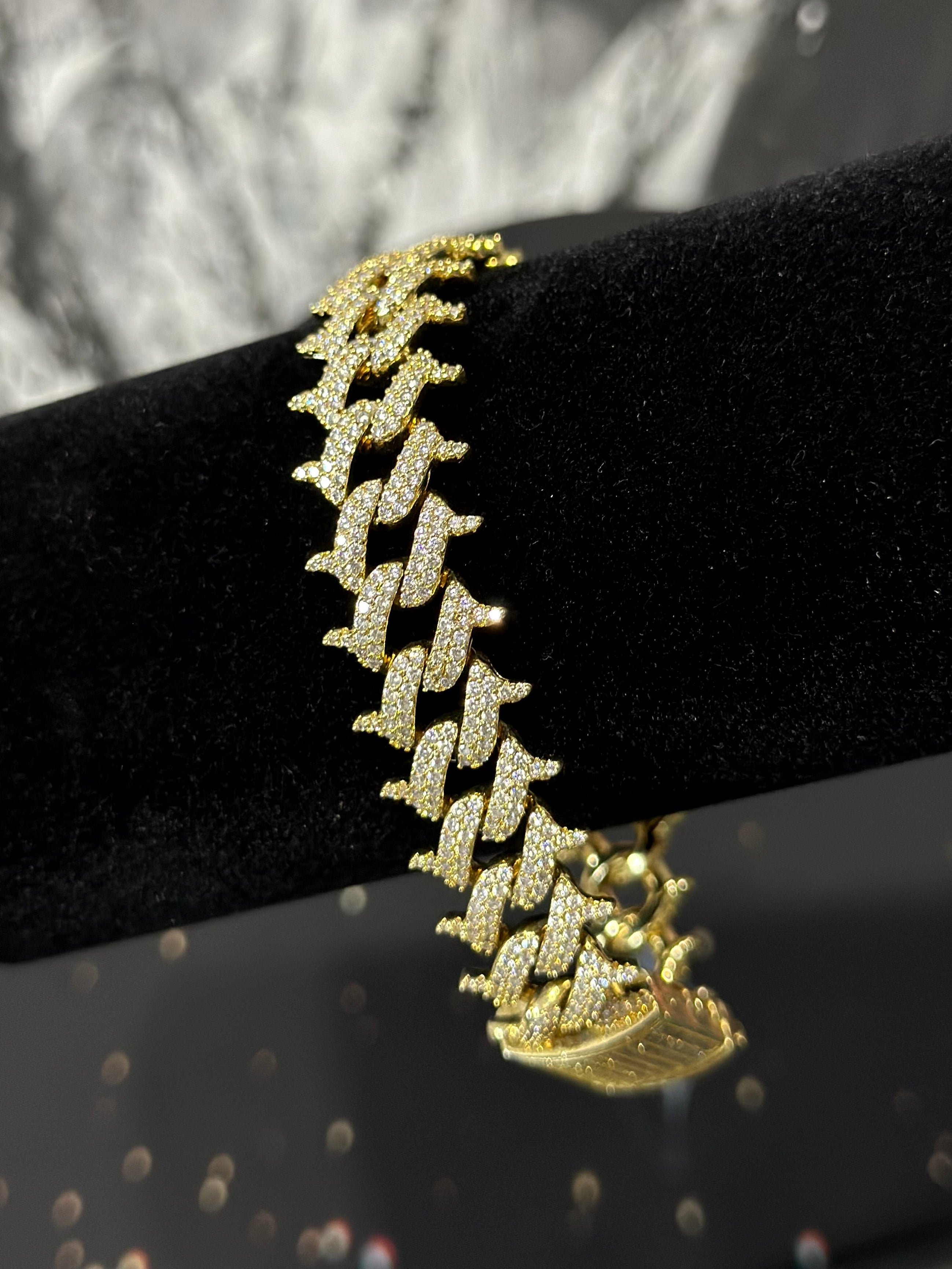 Pulso Spikes 15mm Laminado 18k