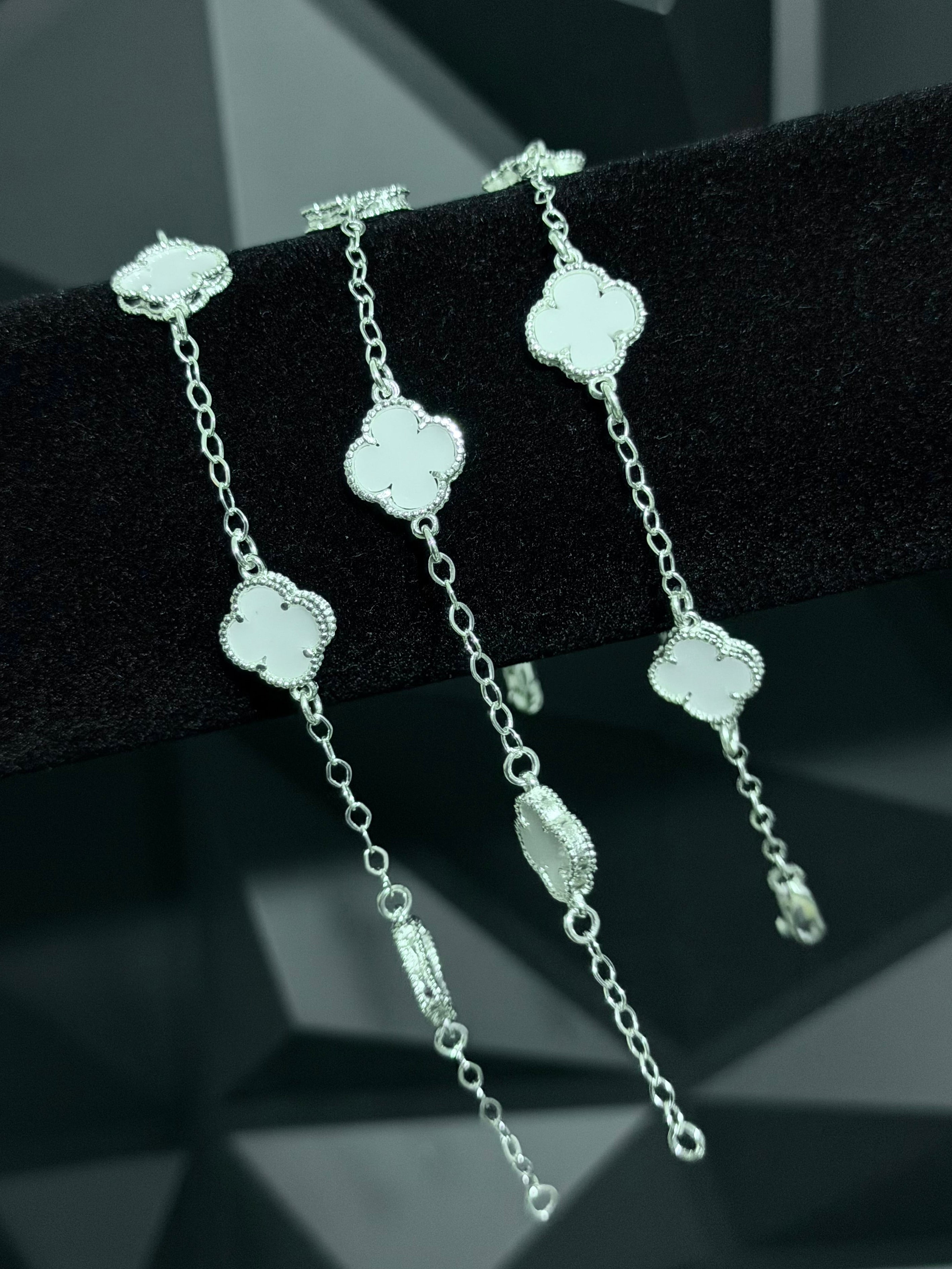 Pulsera Trébol VC “Van Cleef” Blanca Plata .925