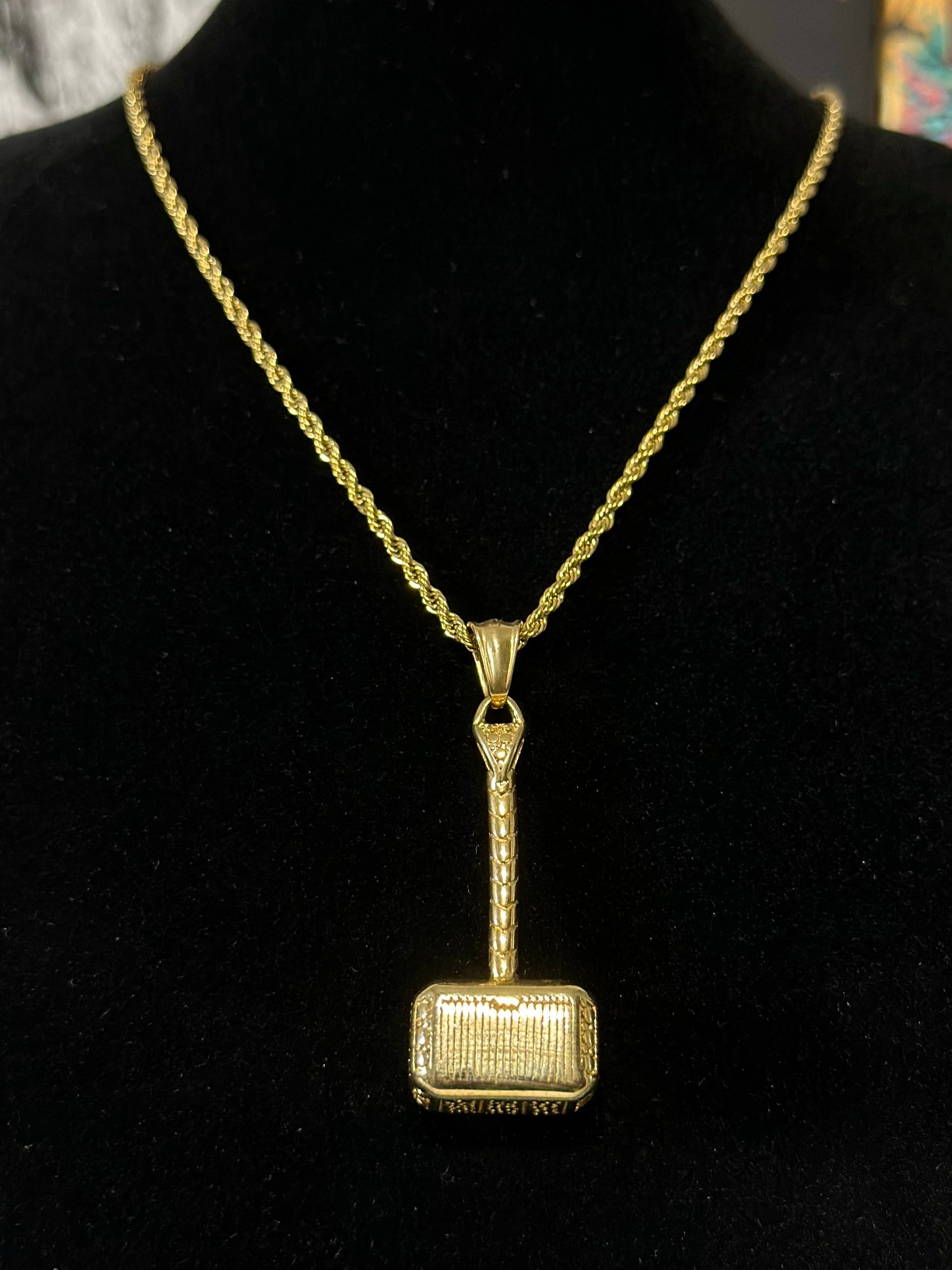 Dije Martillo Acero
