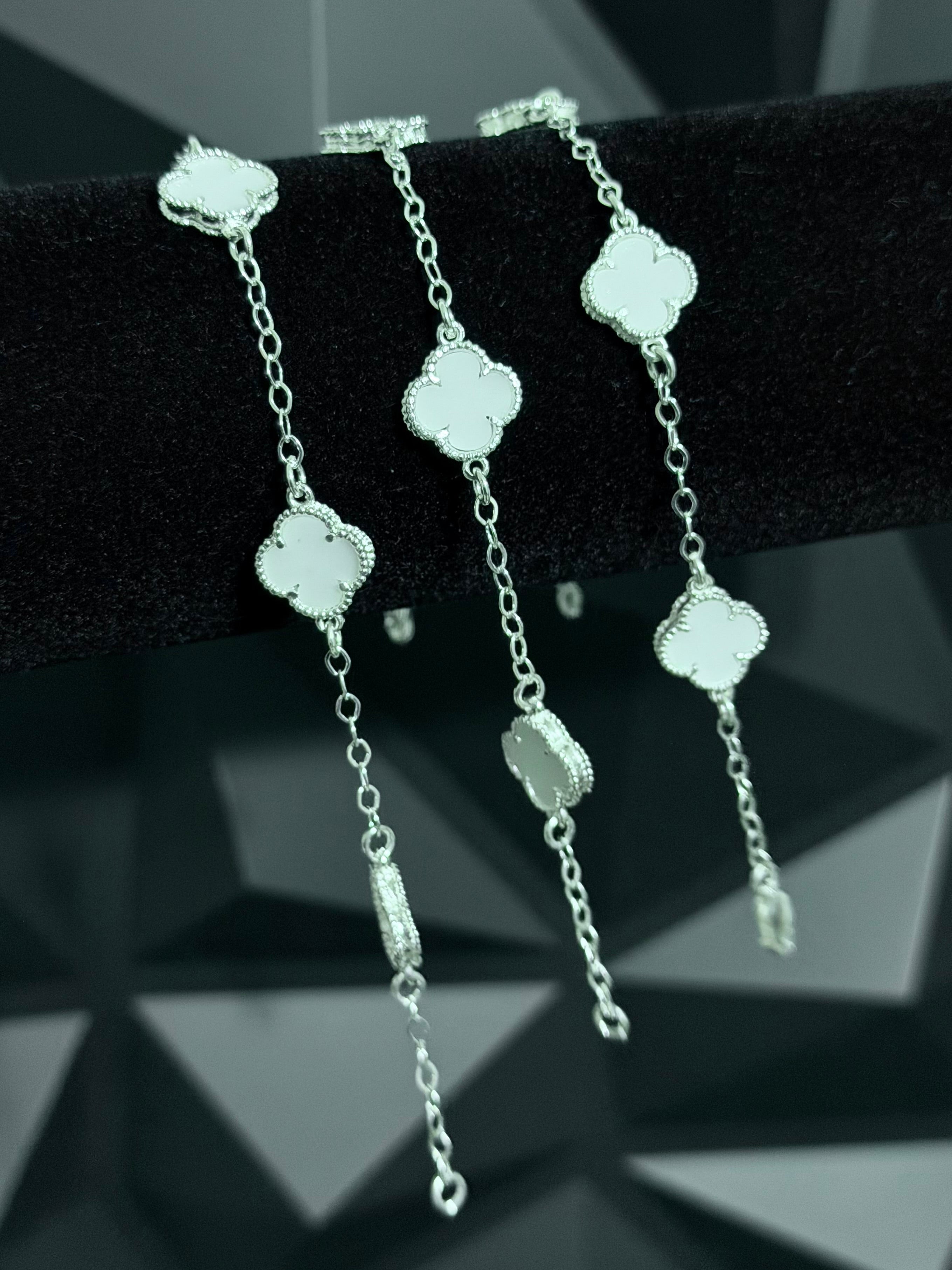 Pulsera Trébol VC “Van Cleef” Blanca Plata .925