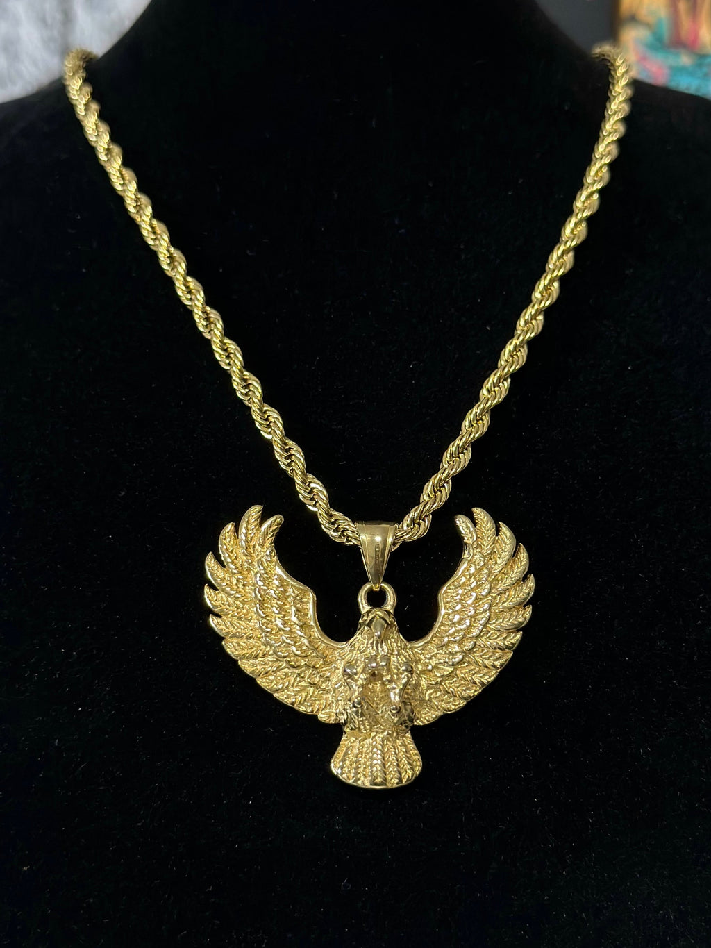 Dije Águila Acero