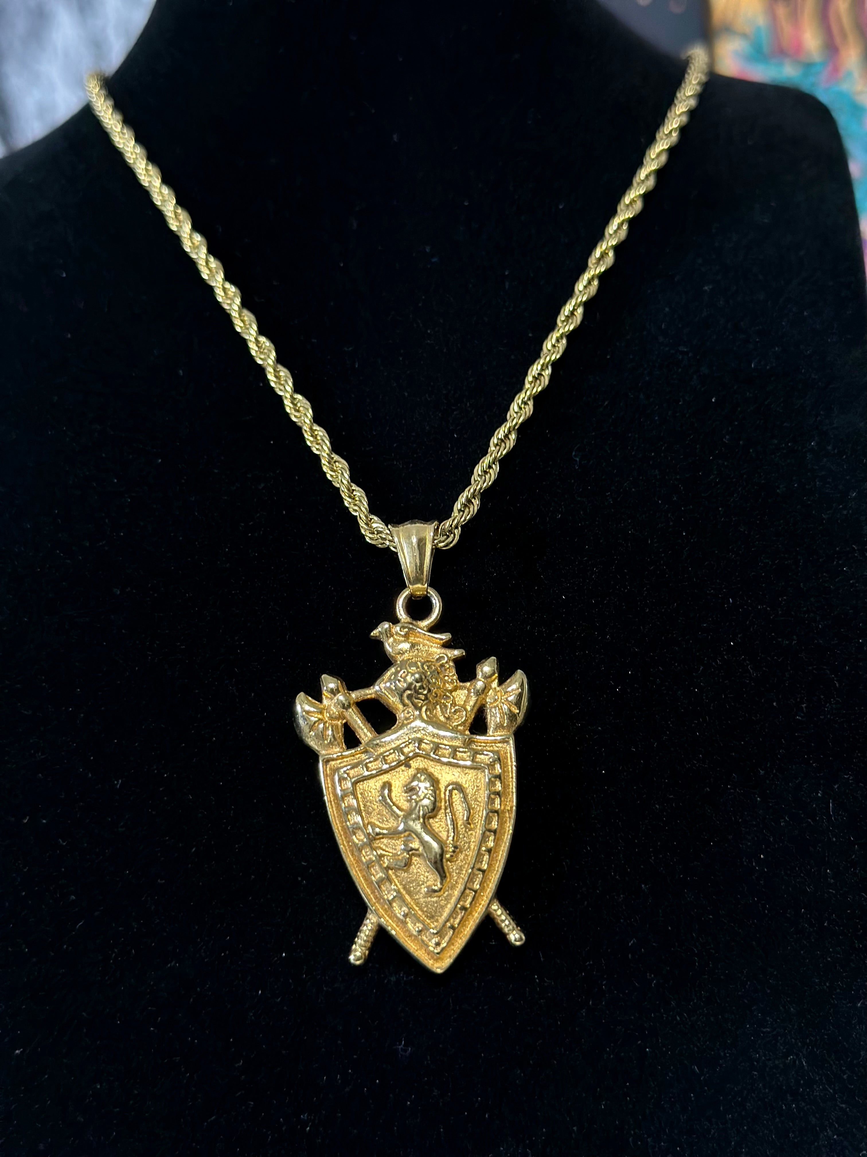 Dije Escudo Acero