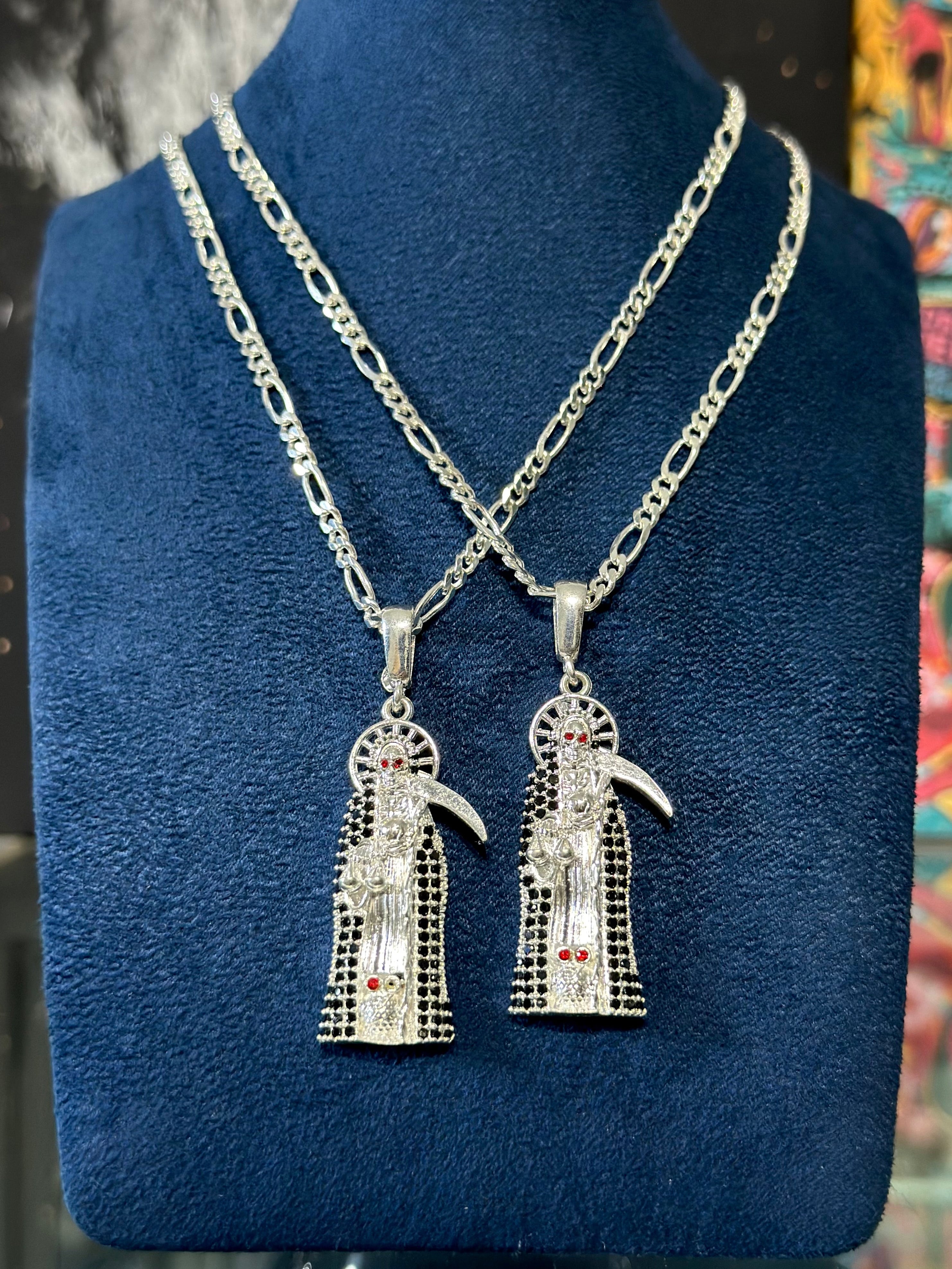Dije Santa Muerte Piedras Negras Plata .925