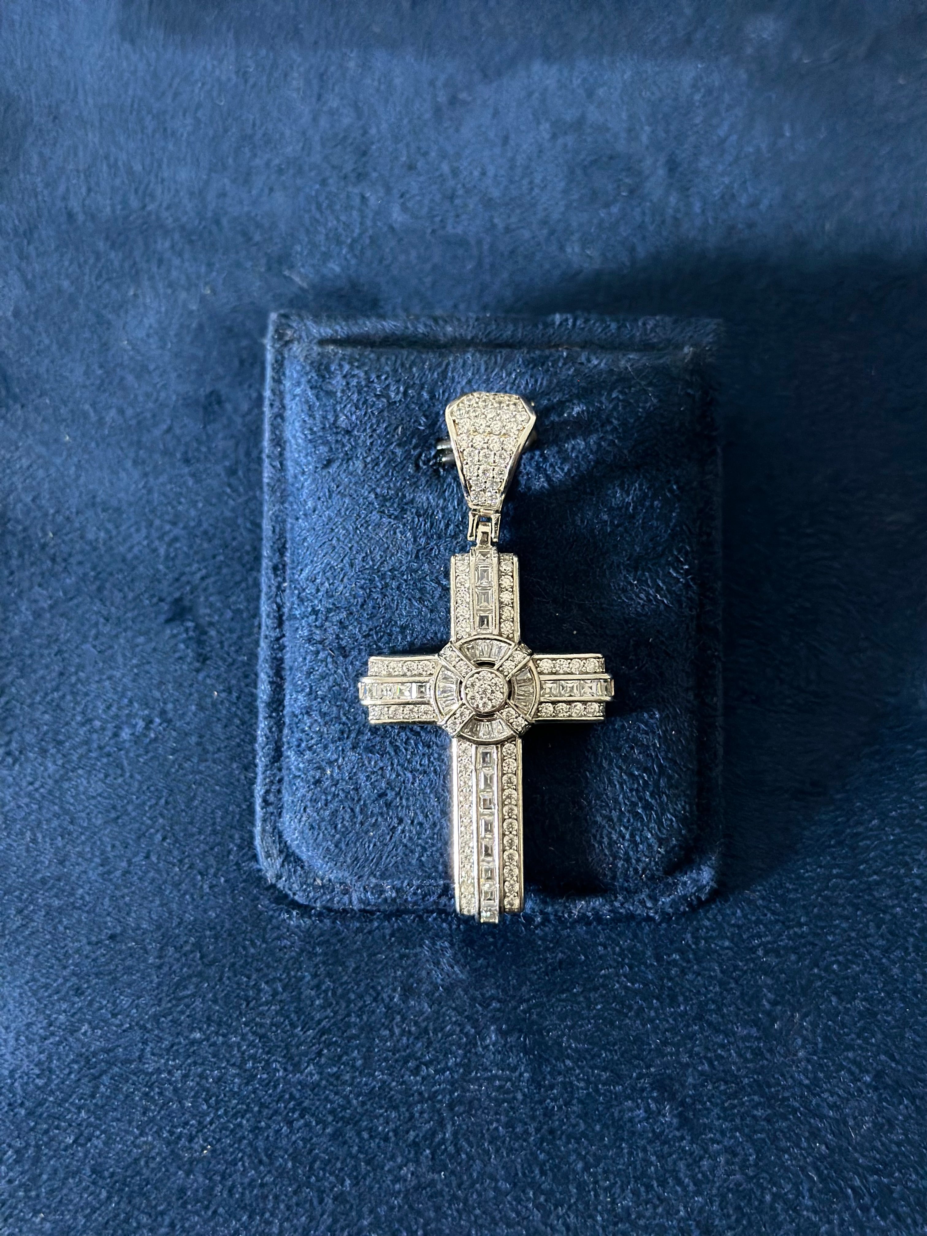 Dije Cruz Redondo Plata .925