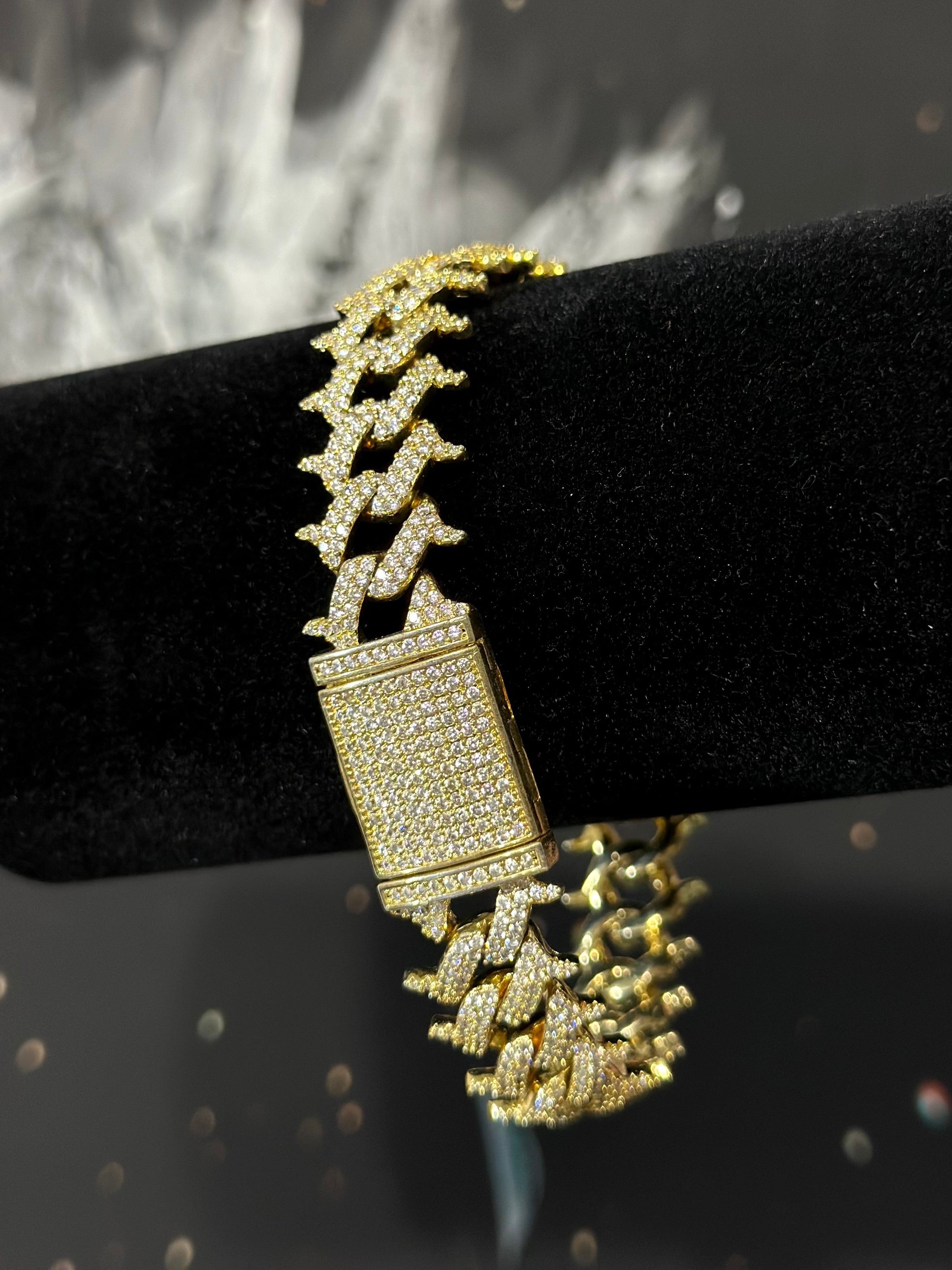 Pulso Spikes 15mm Laminado 18k