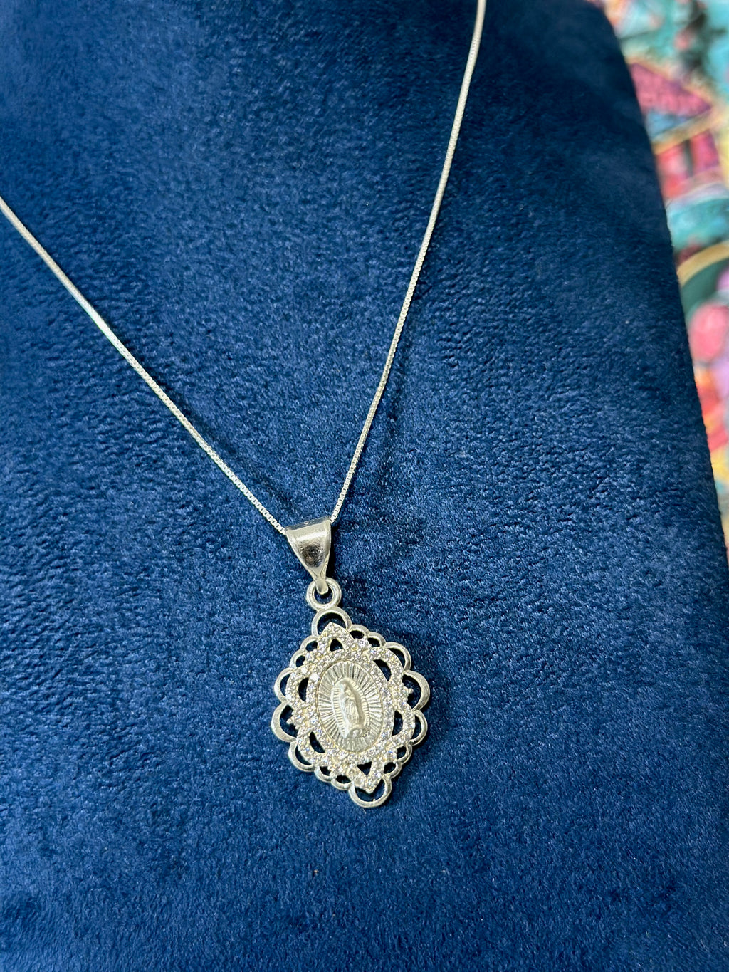 Dije Virgen Medalla Especial Plata .925