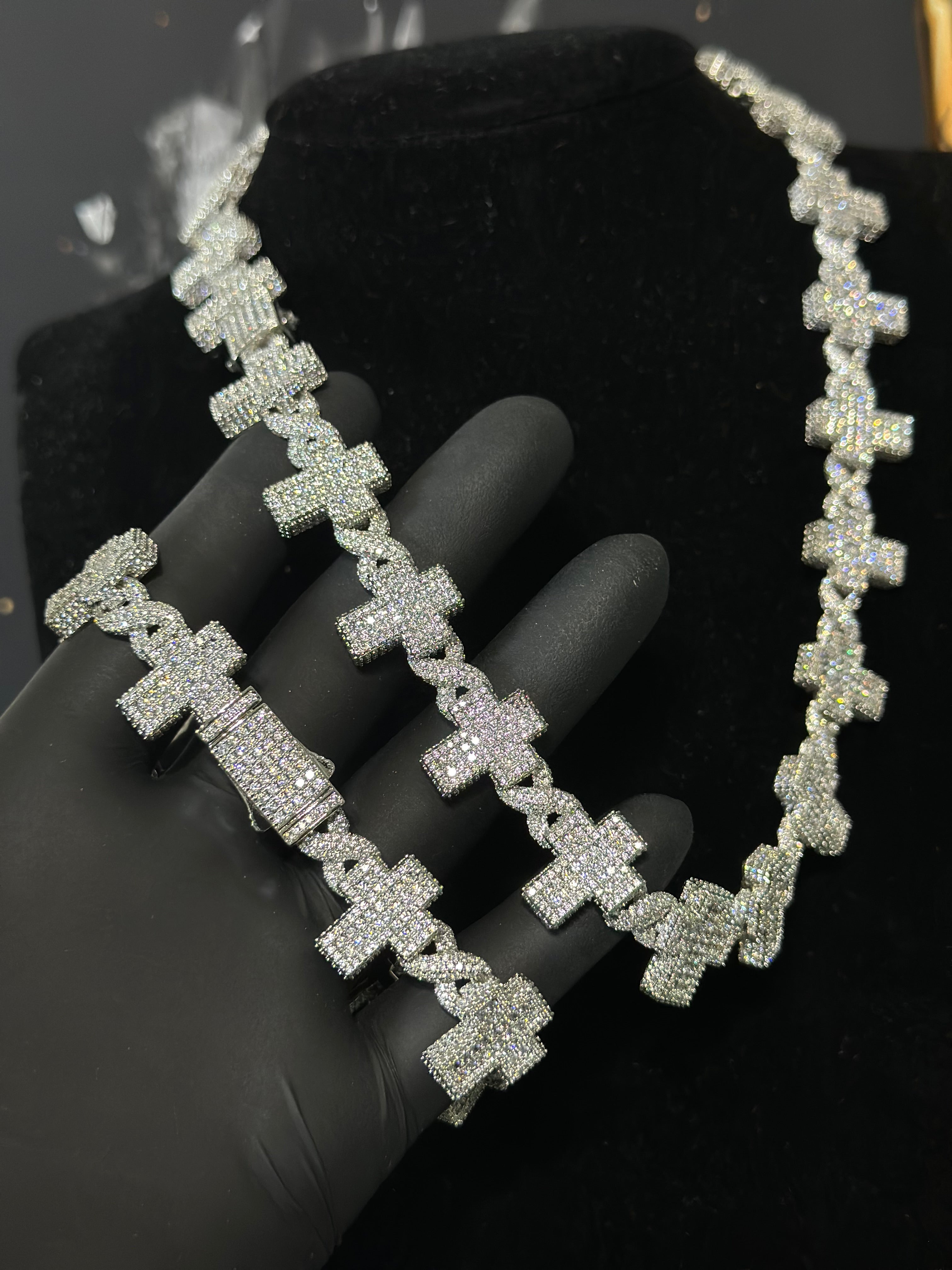 Modelo Infinity Cross Laminado 18k