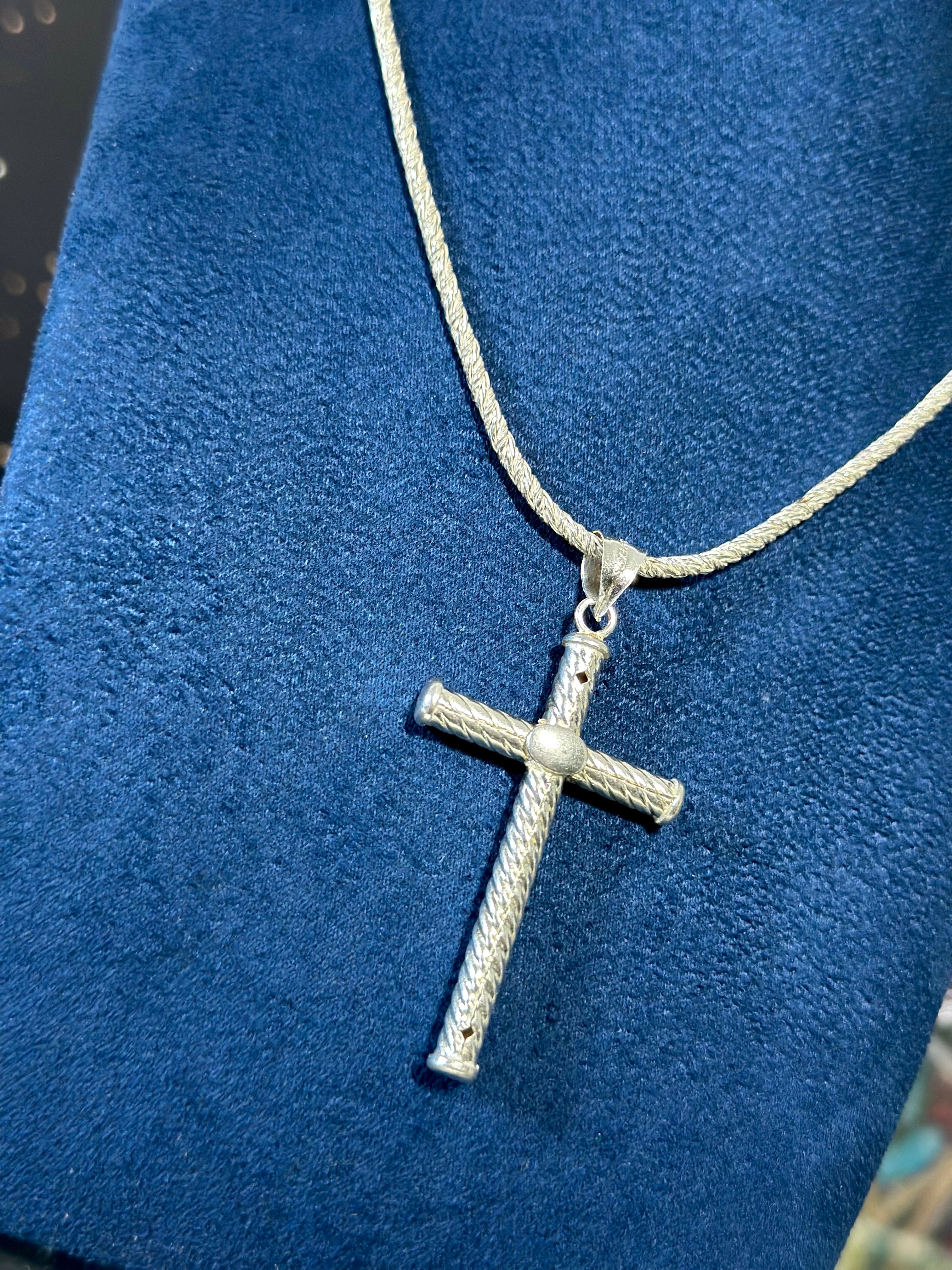 Dije Cruz Hollow Plata .925