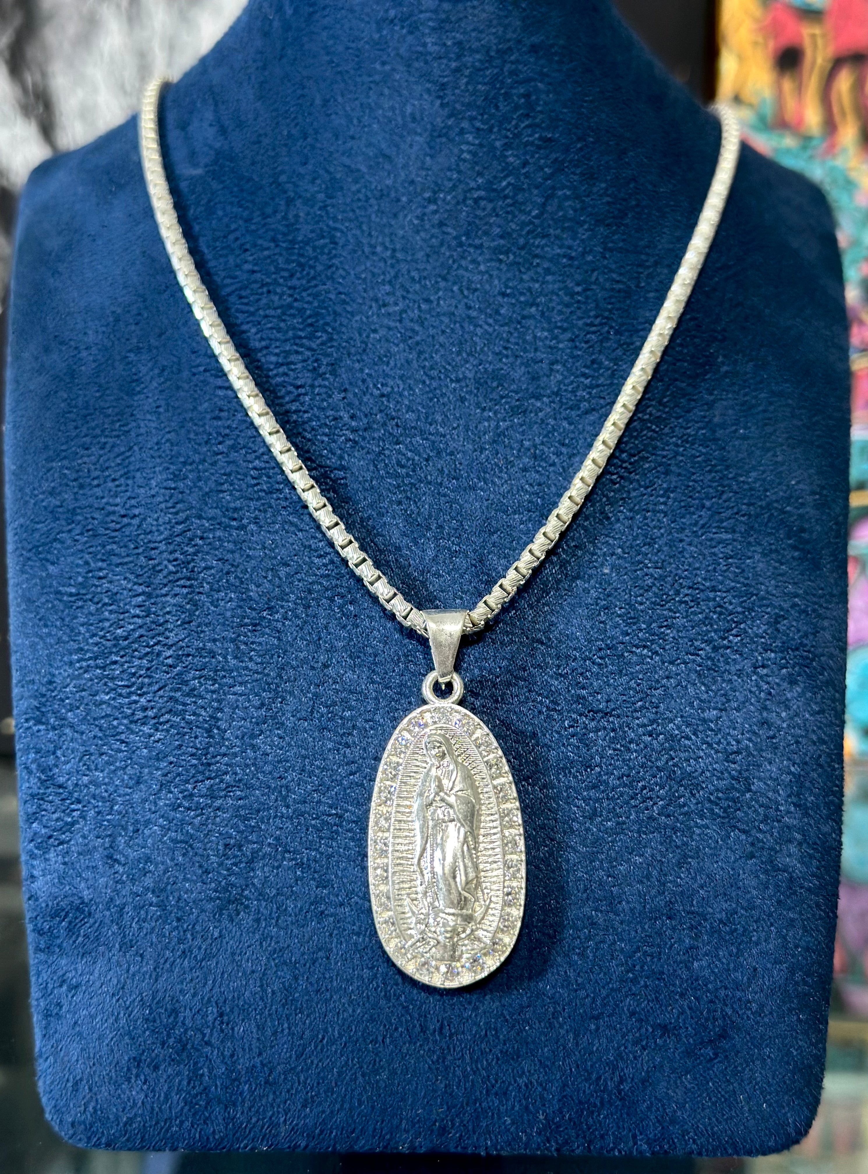Dije Virgen Ovalada Plata .925