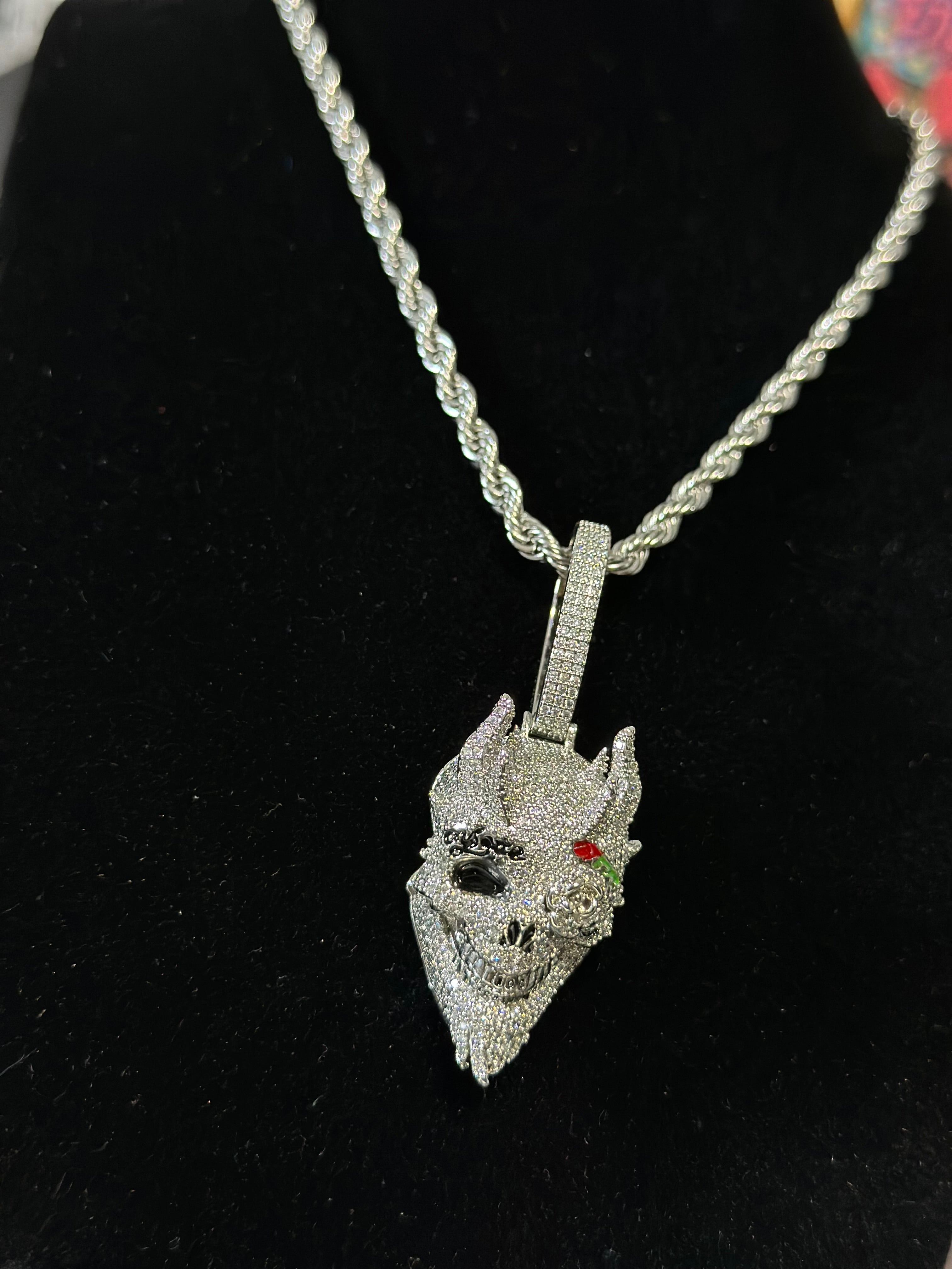 Dije Skull Mask Laminado 18k