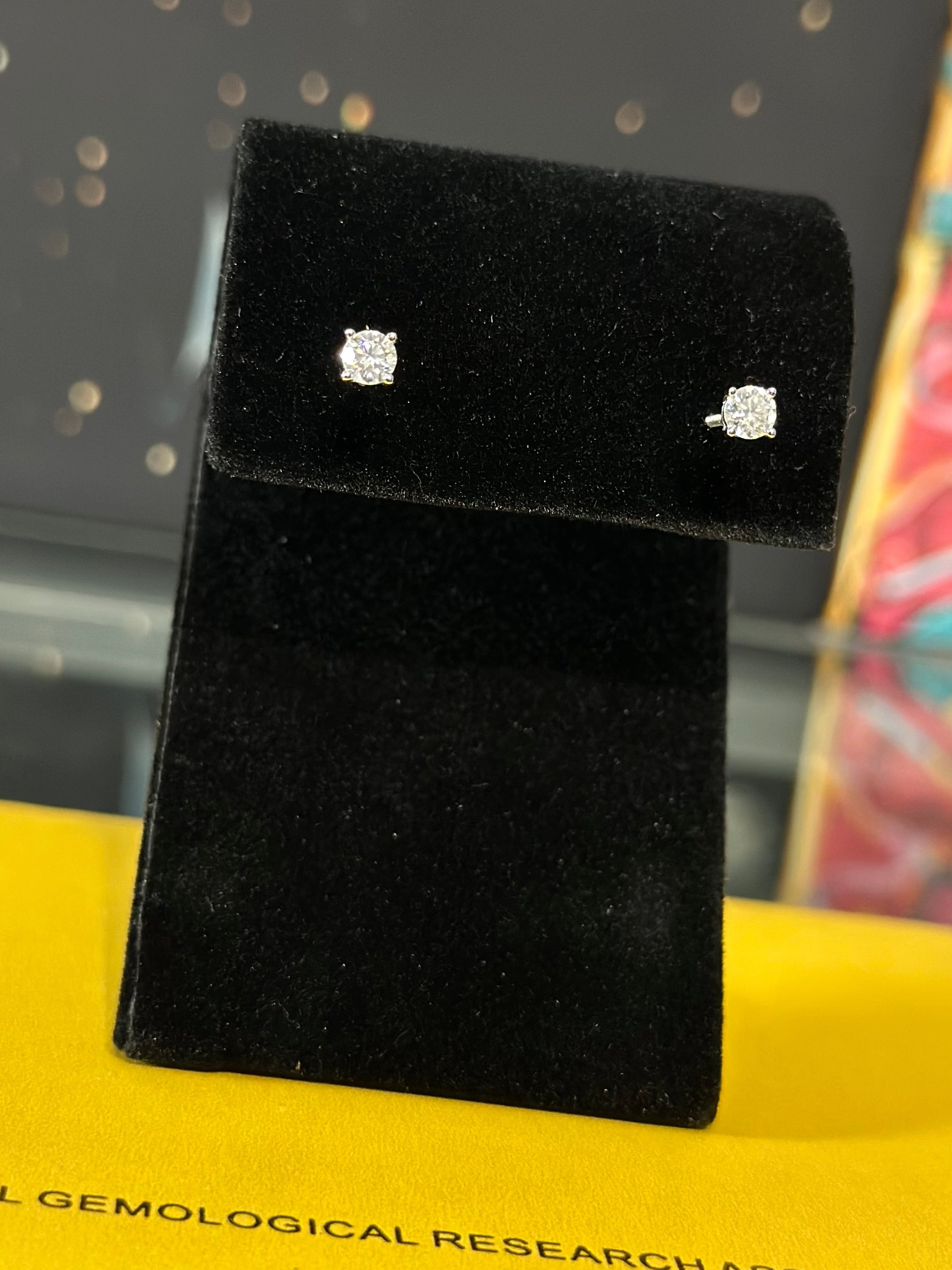 Aretes Single Point VVS1