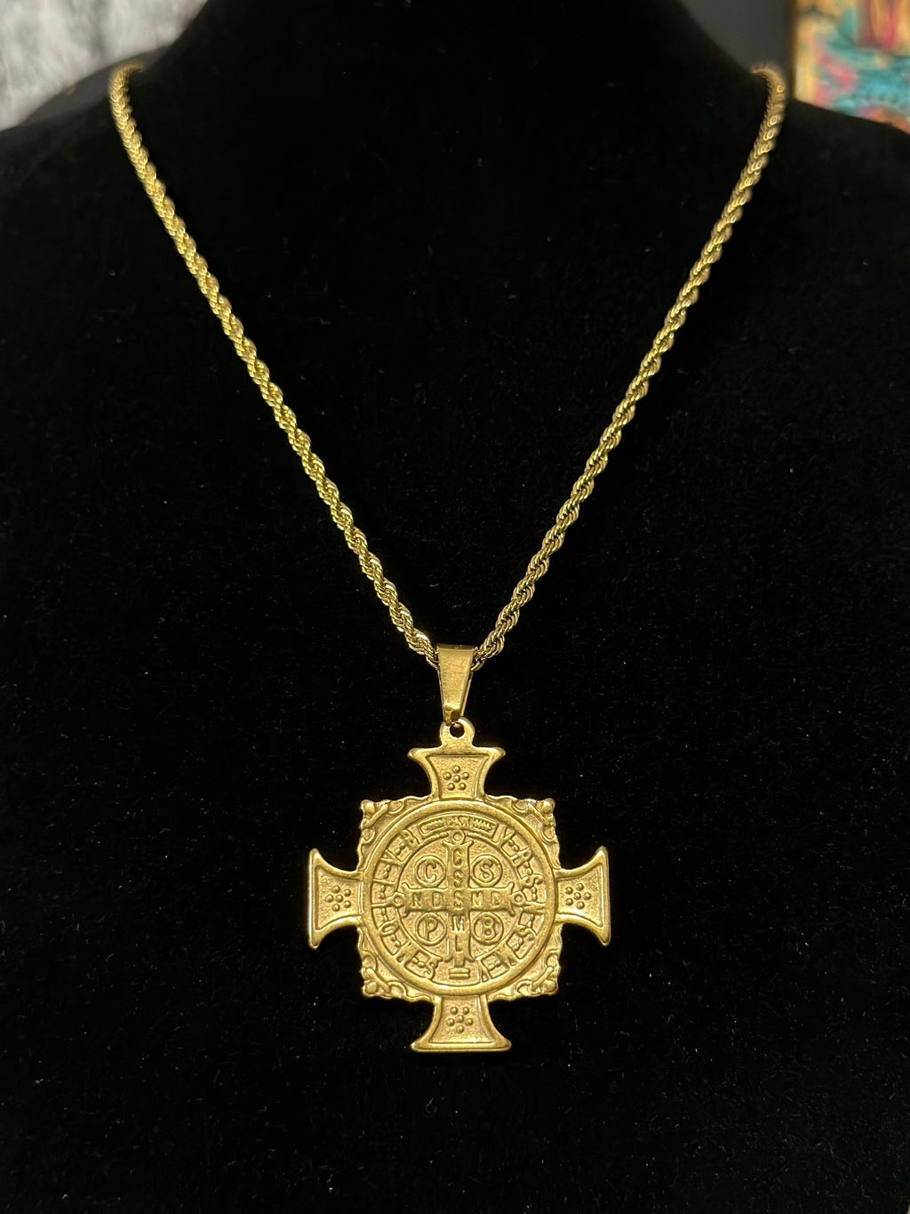 Dije San Benito Escudo Acero