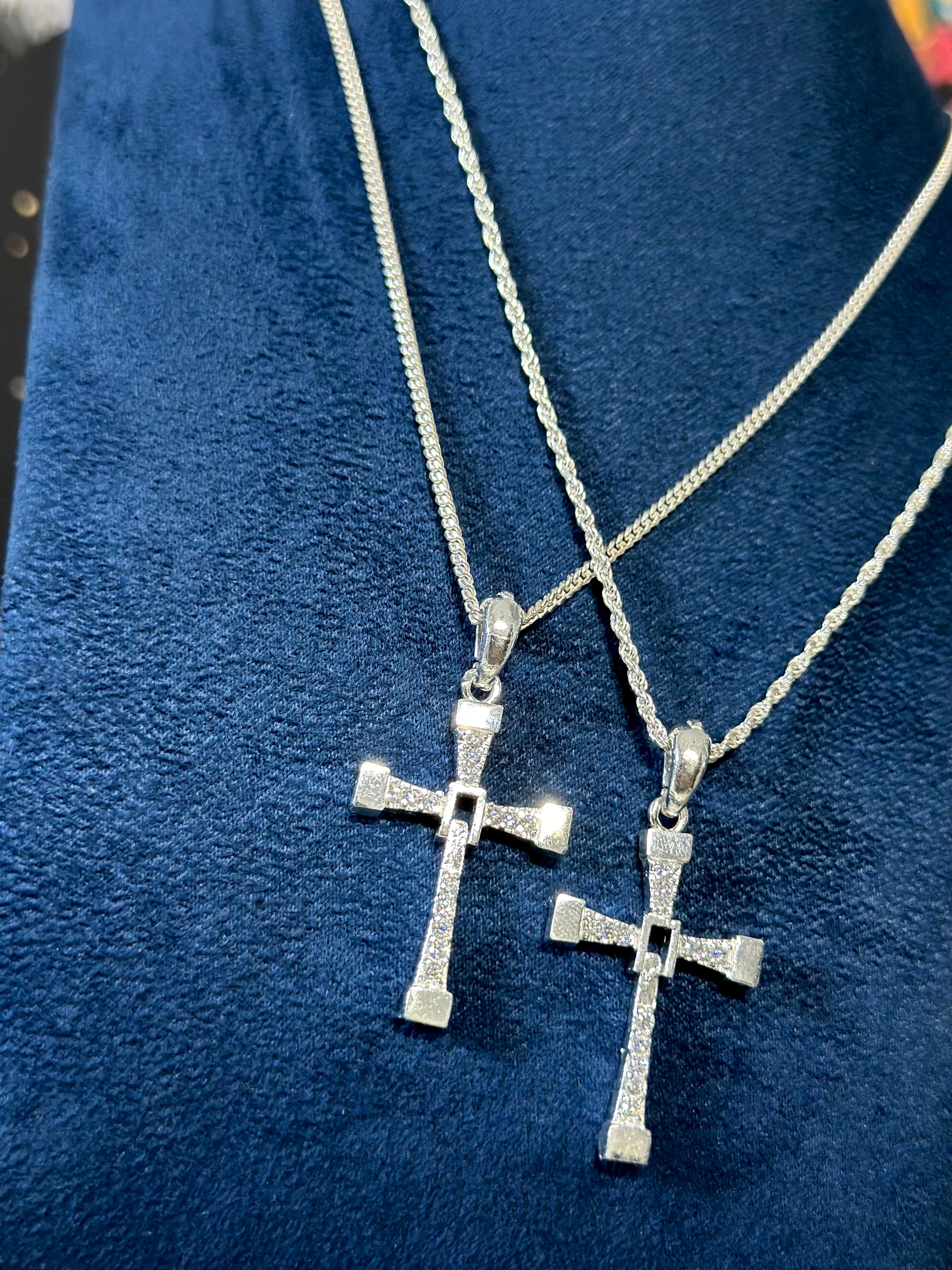 Dije Cruz Toretto Plata .925