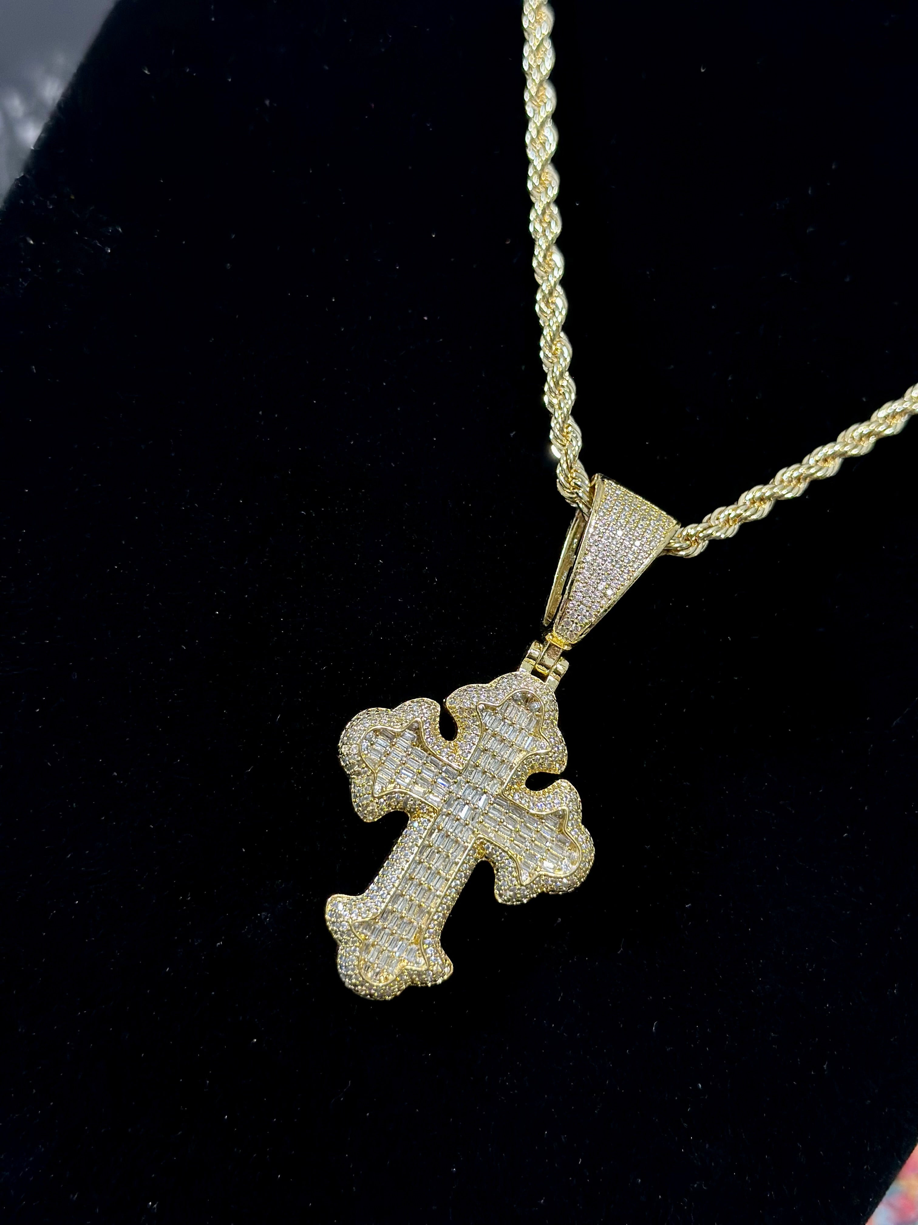 Dije Cruz Baguette Oro Laminado