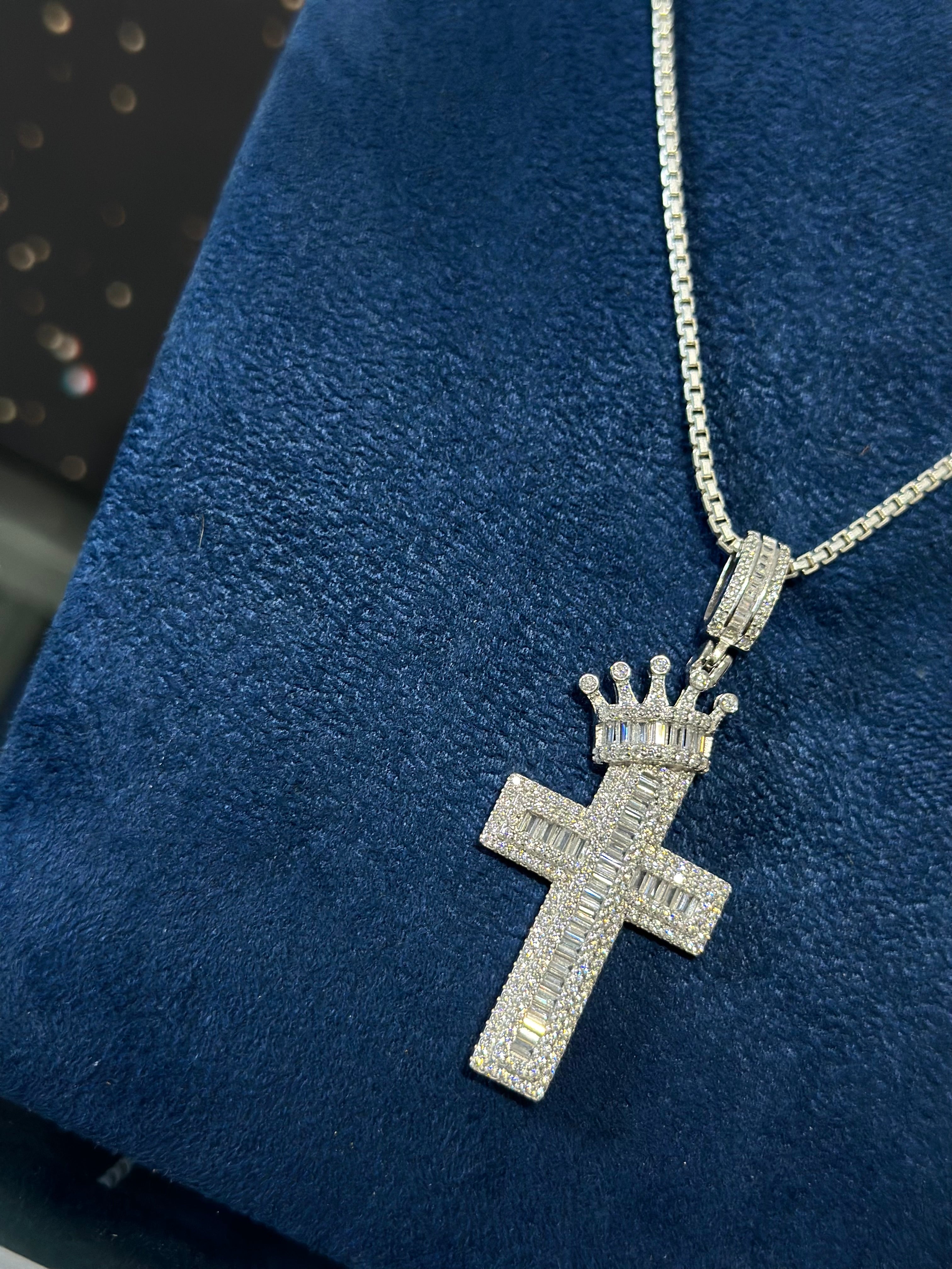 Dije Cruz Corona Plata .925